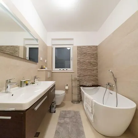Garden Terrace Apartman Zára