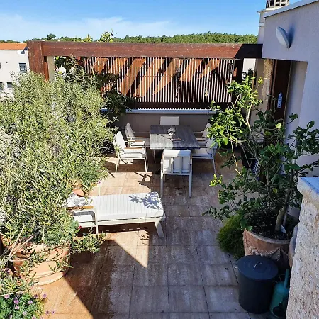 Garden Terrace アパート ザダル