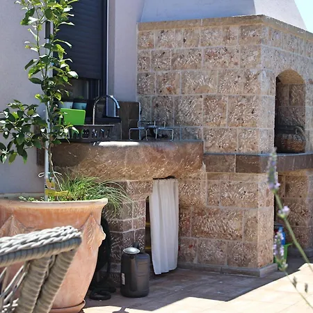 Garden Terrace *