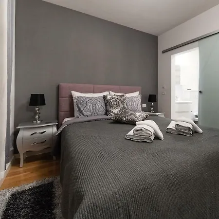 Garden Terrace アパート ザダル