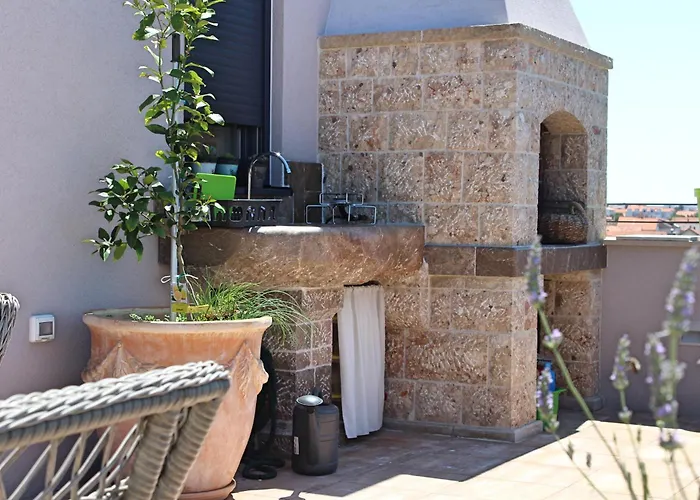 Garden Terrace *
